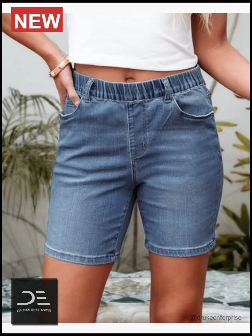 Women's Mid Rise Elastic Waist Pull On Denim Shorts 7" Inseam - Picture 6 of 7